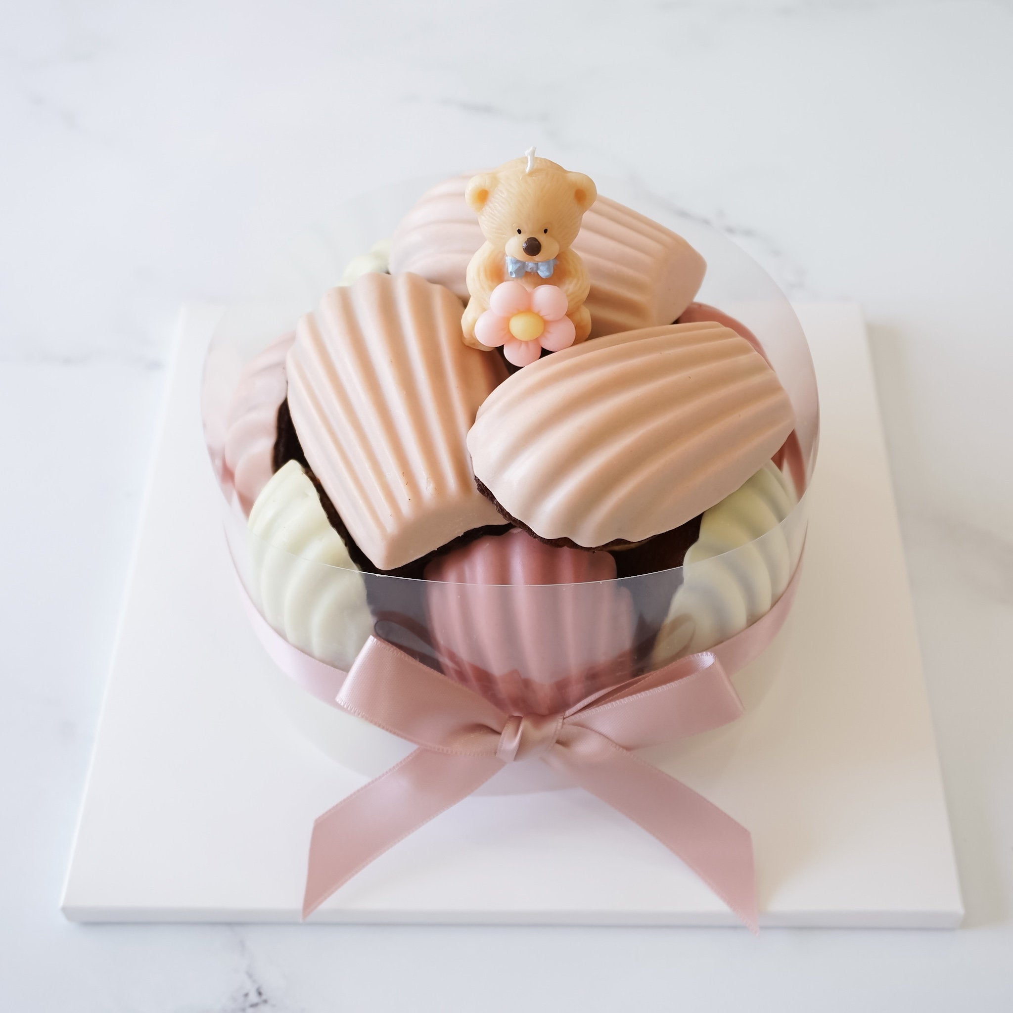 bear birthday candle, madeleines cake