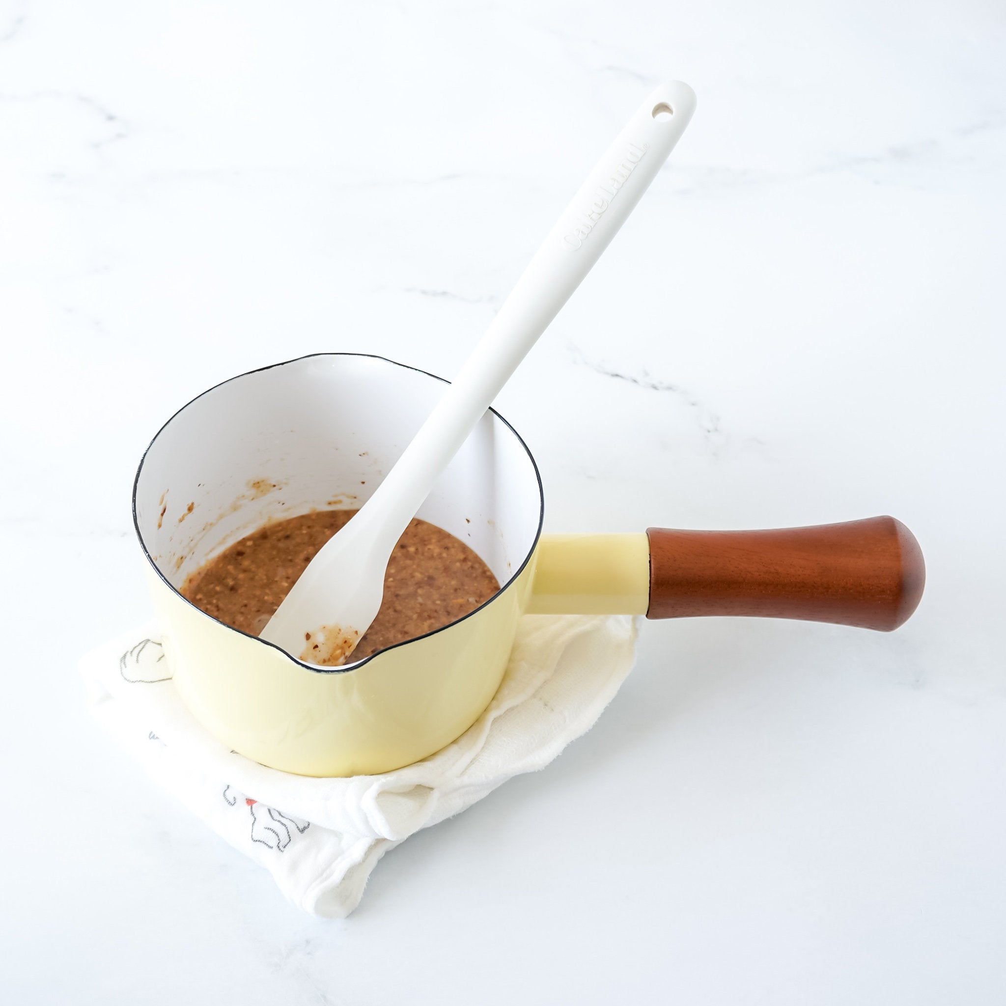 enamel saucepan, butter yellow