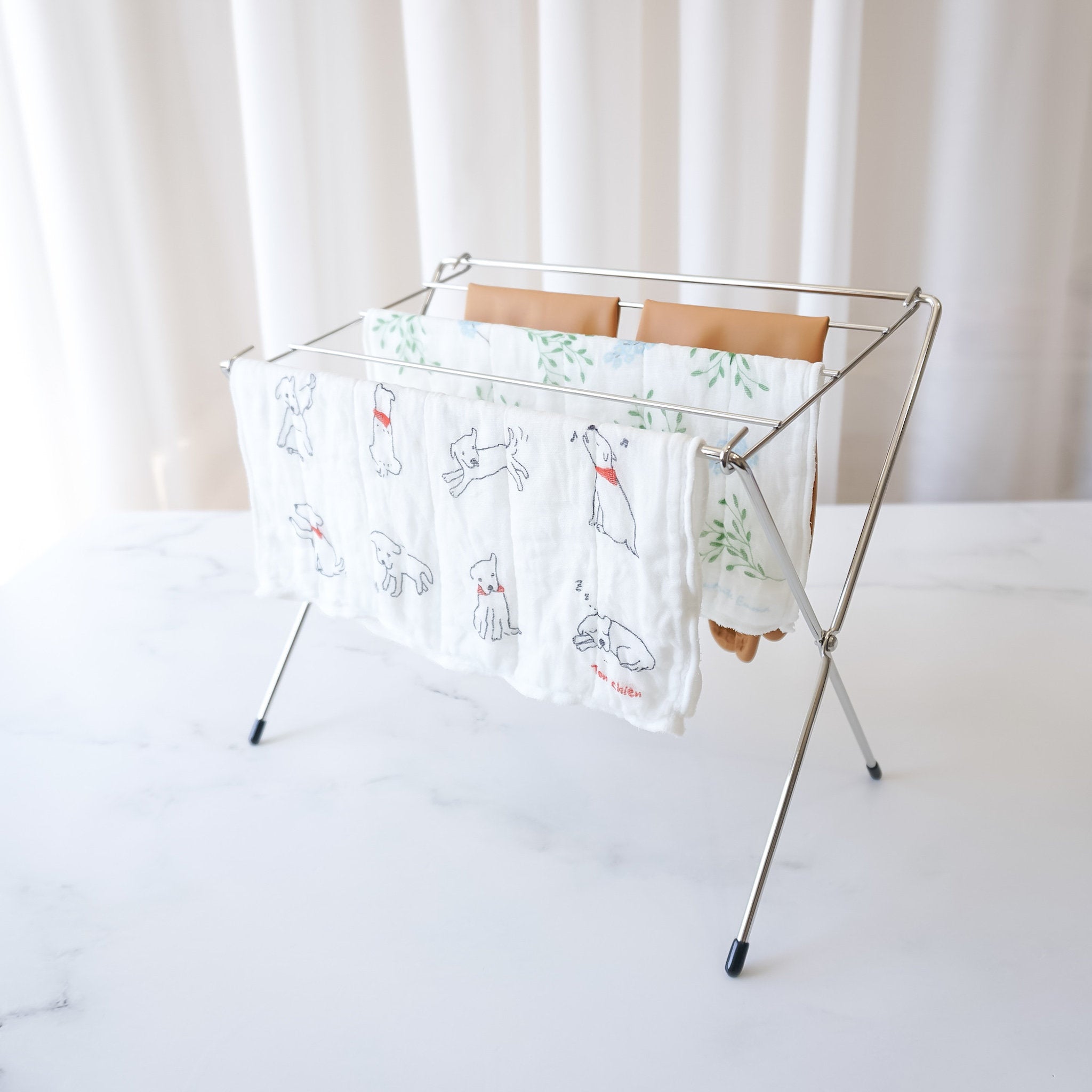 kitchen towel, drying rack