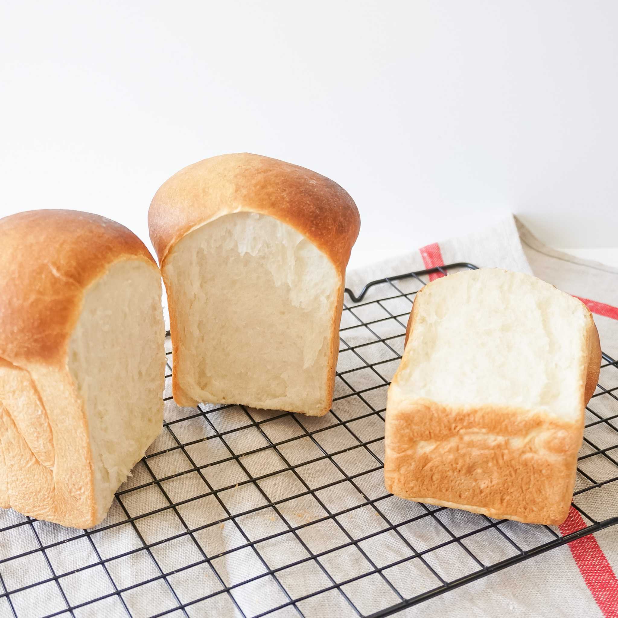 shokupan milk bread