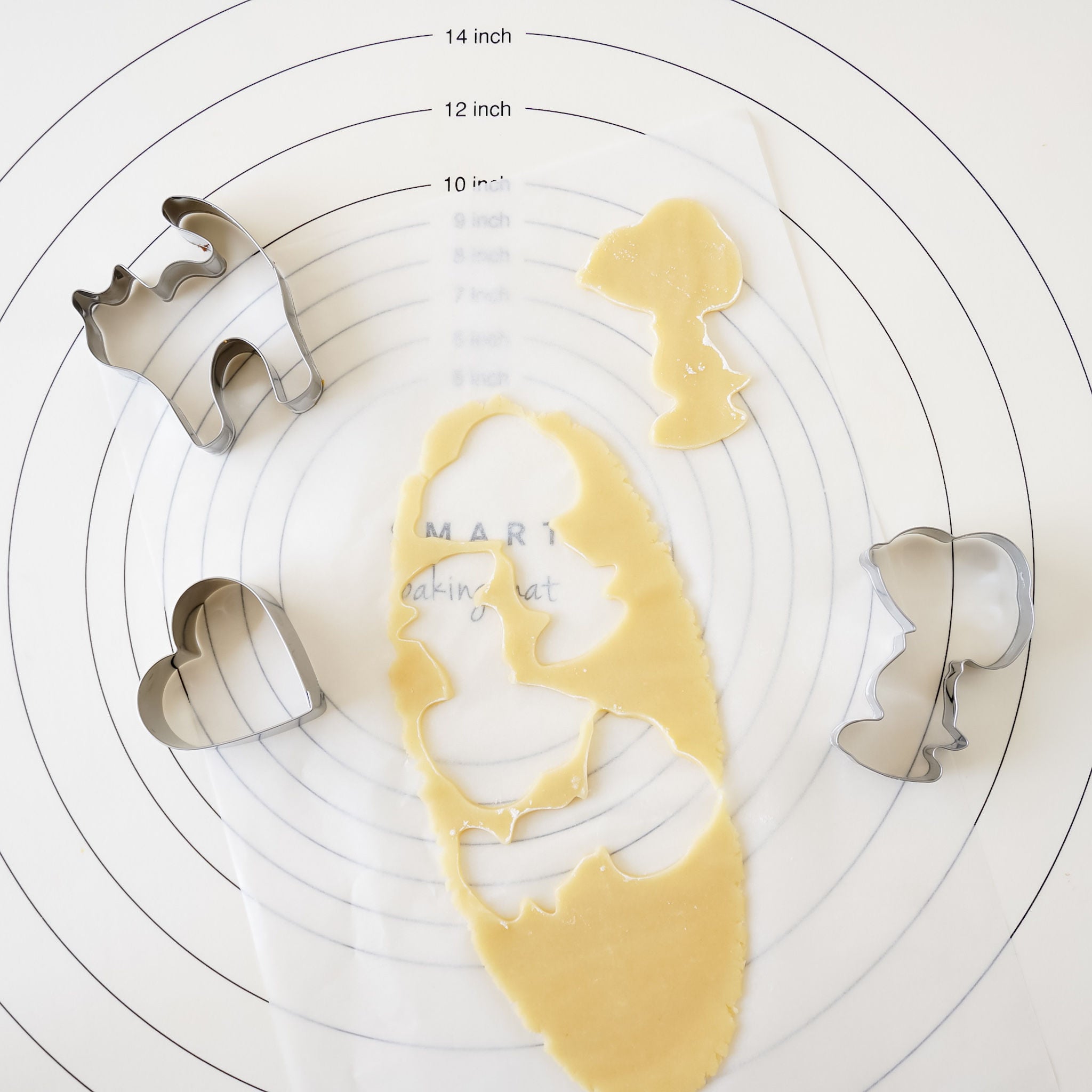 snoopy shaped cookie cutter