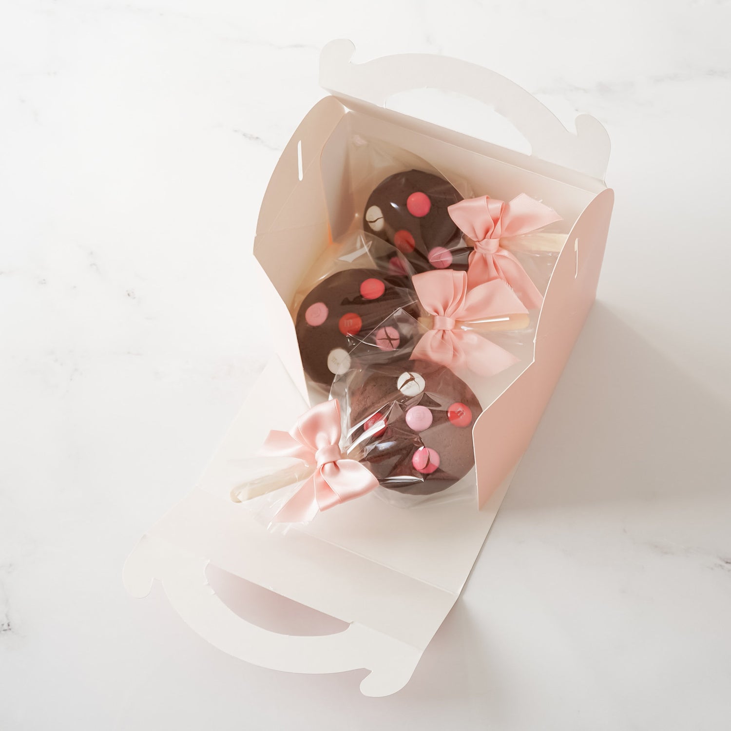 pink bakery box