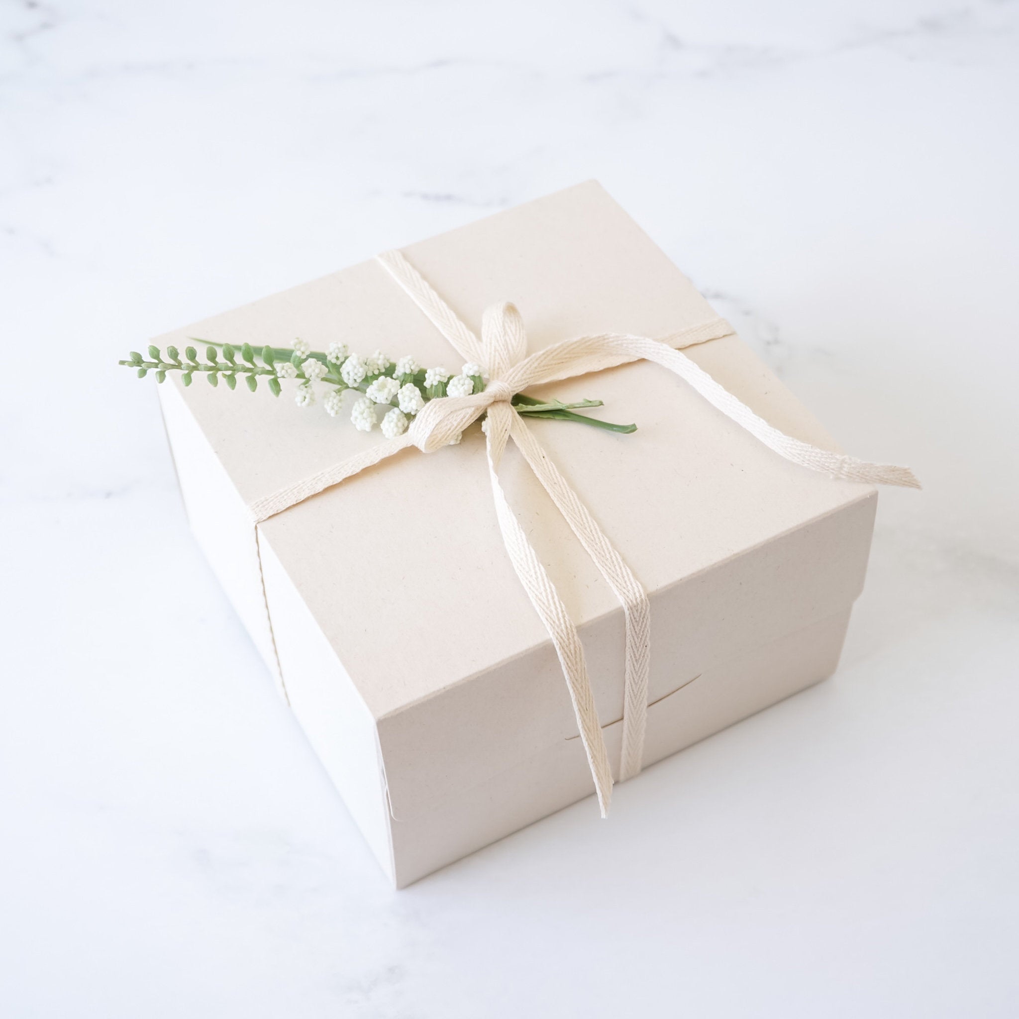 bakery cookie box in natural
