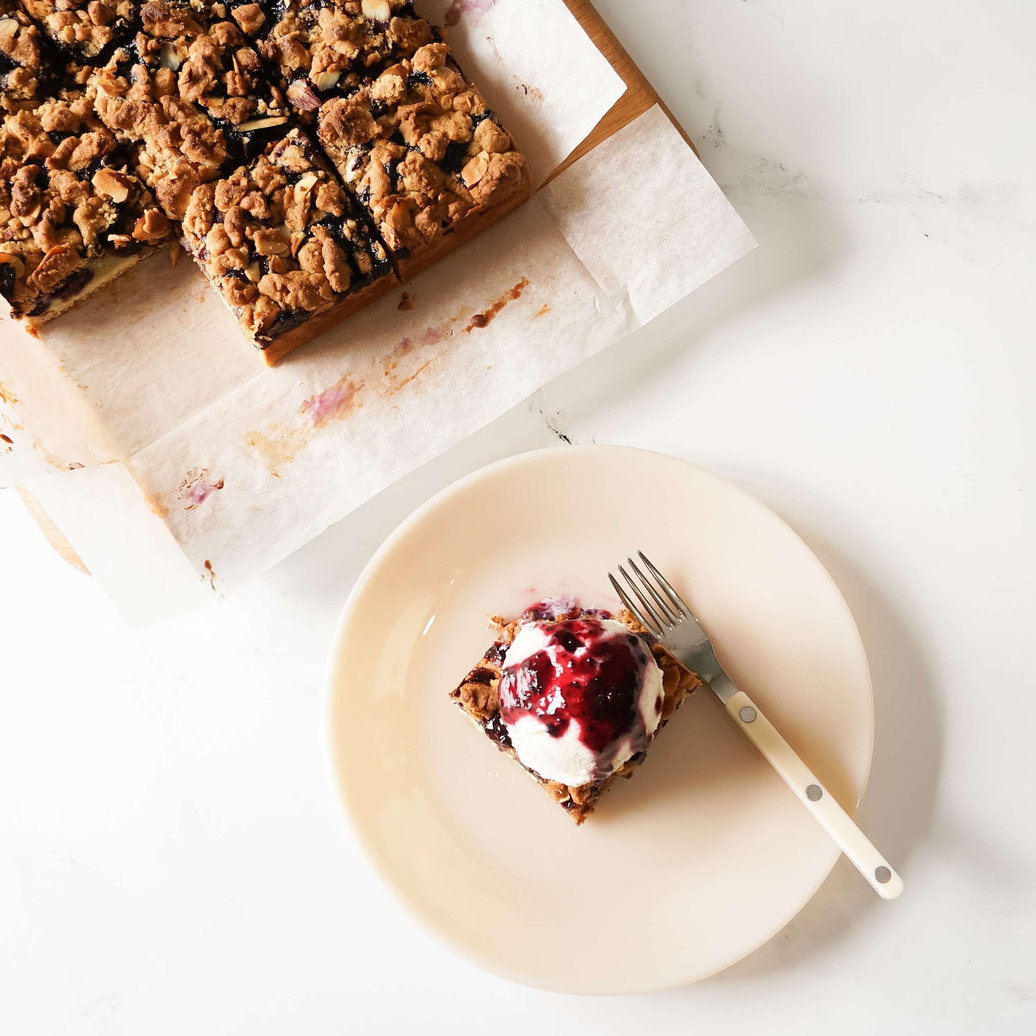 blueberry crumble bar