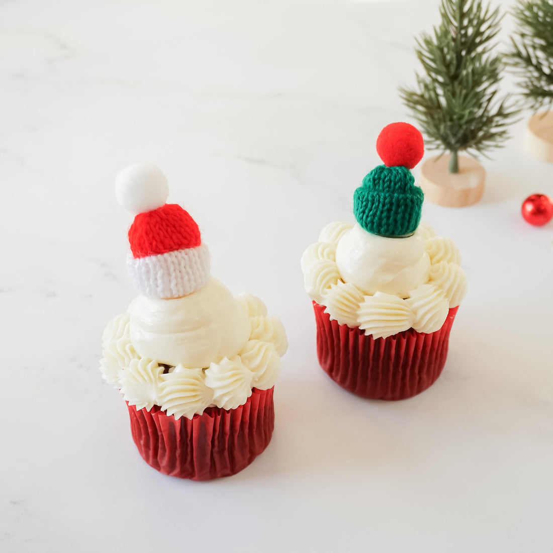 Christmas cake topper -  pom pom hat