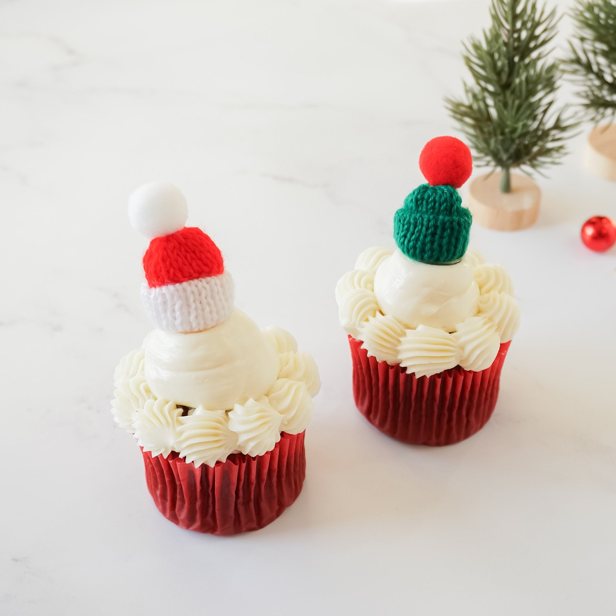 Christmas cake topper -  pom pom hat