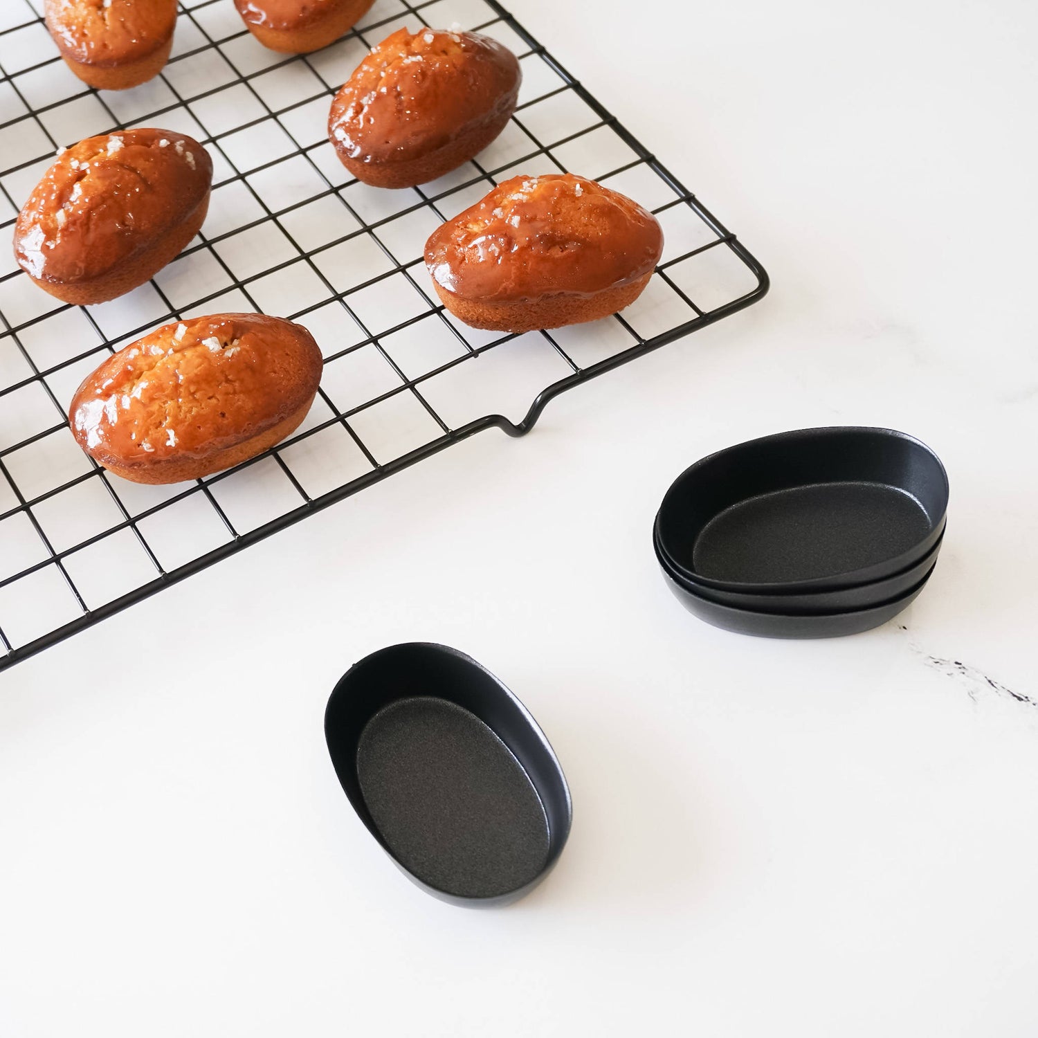 caramel financier cake