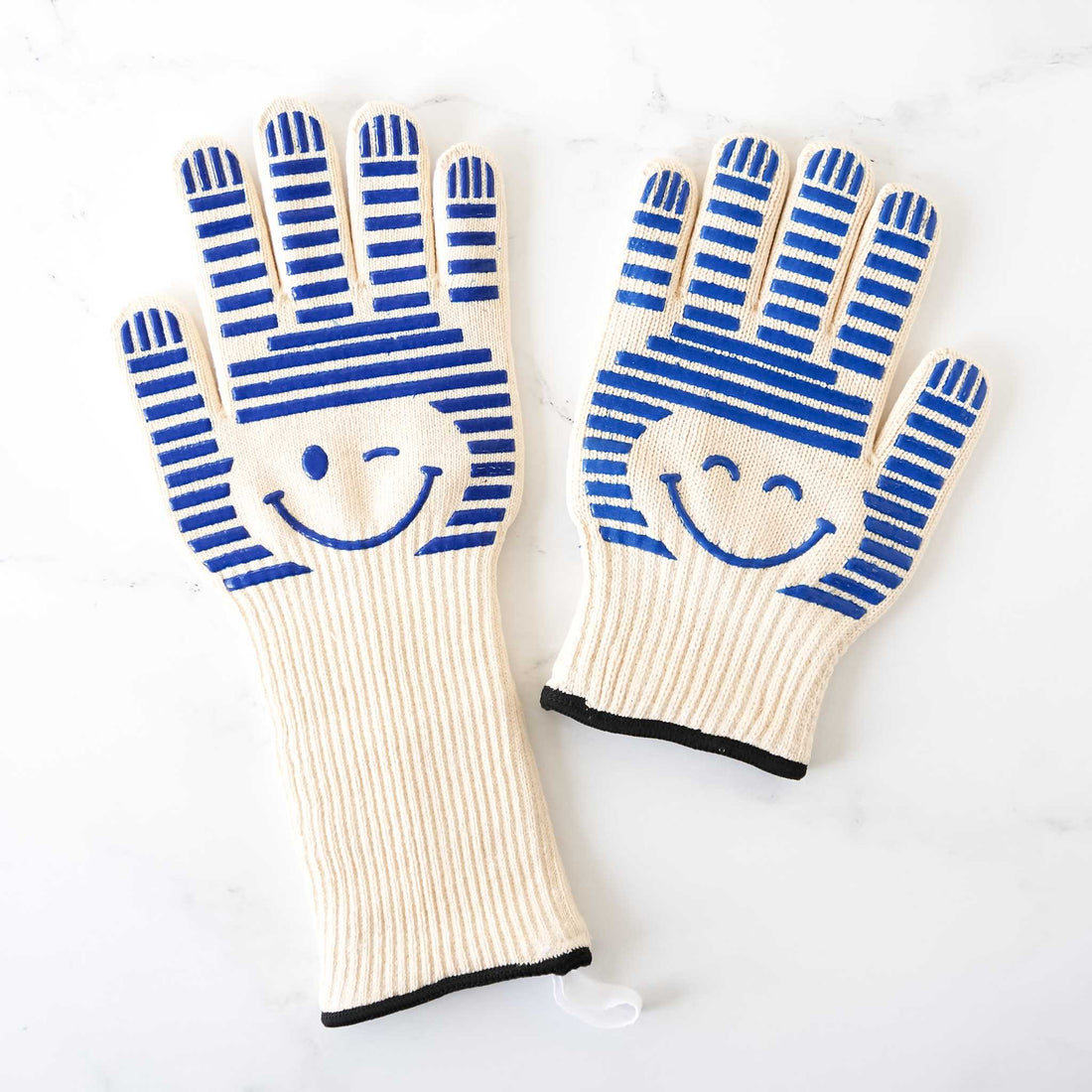 heat resistant oven gloves in short and long length