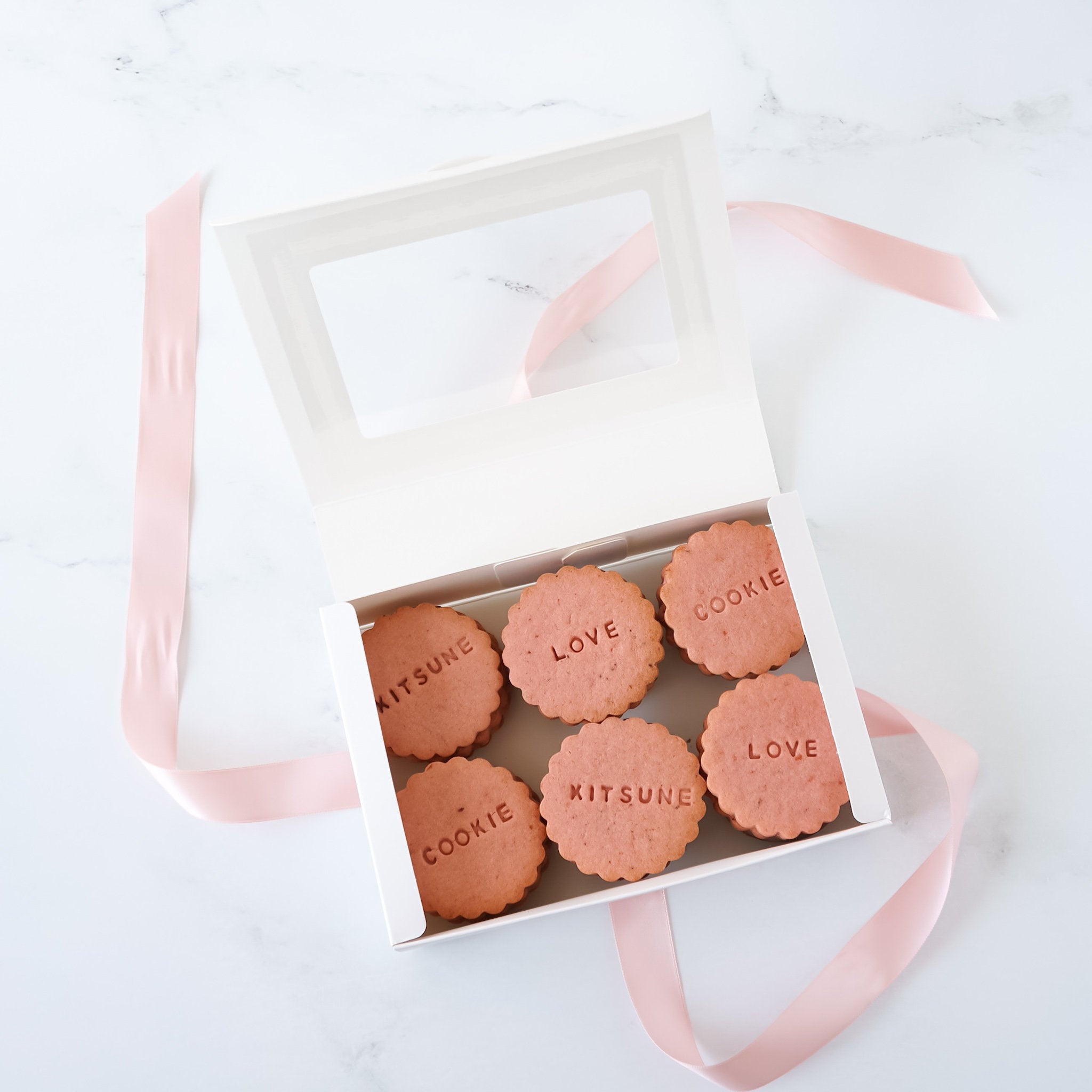 small bakery box with window in white